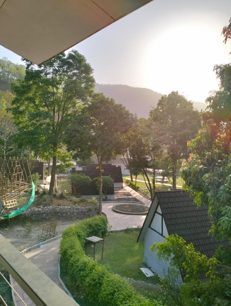 Welcomheritage Tarangi Ramganga Resort Marchula Exterior photo