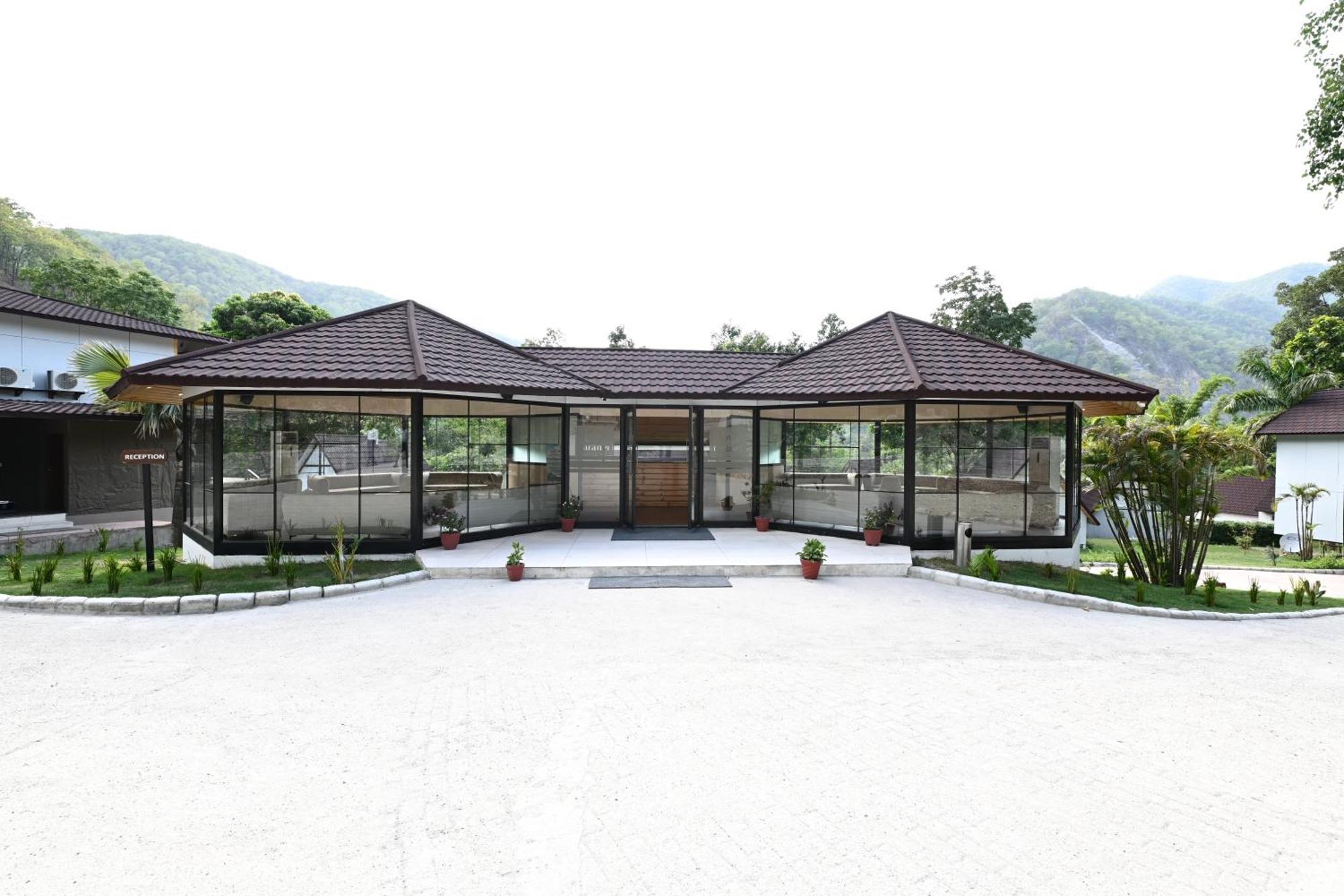 Welcomheritage Tarangi Ramganga Resort Marchula Exterior photo