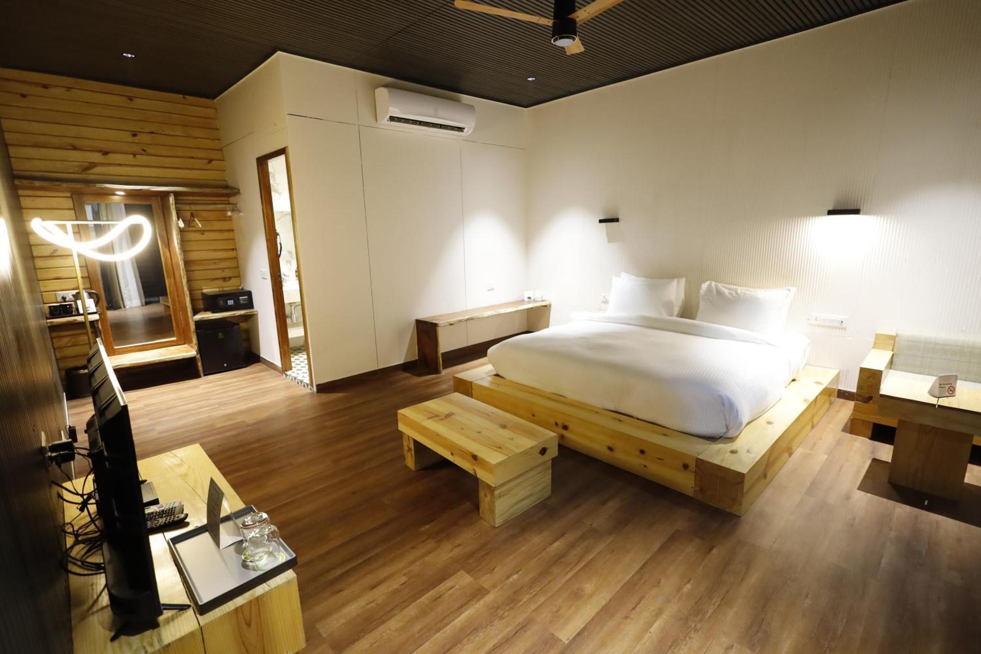 Welcomheritage Tarangi Ramganga Resort Marchula Exterior photo